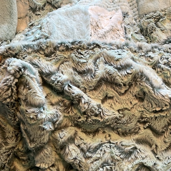 Sew sweet minky blanket approximately 60x80” - Picture 2 of 2